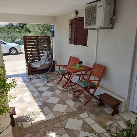 Tomas דירה טרוגיר